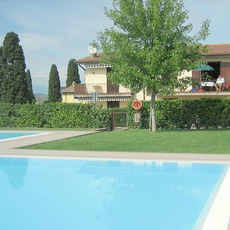 Enticing Holiday Home In Lazise With Swimming Pool 外观 照片