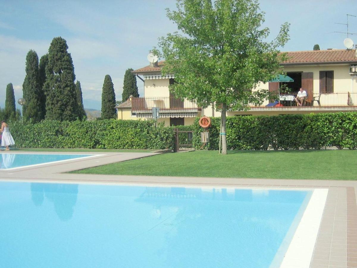Enticing Holiday Home In Lazise With Swimming Pool 外观 照片