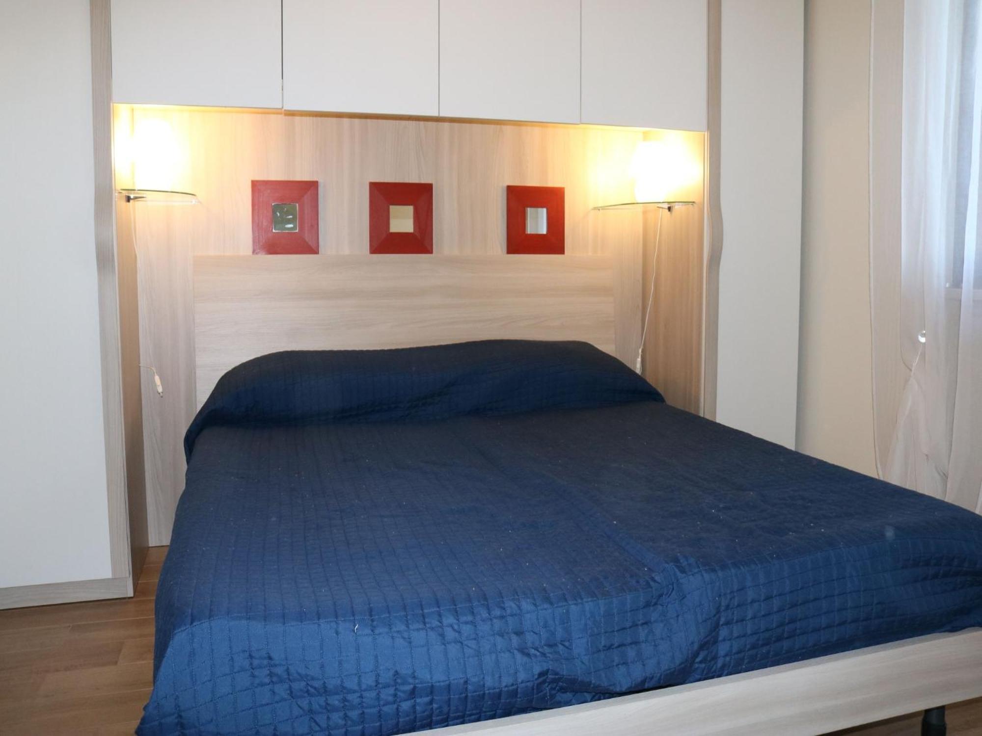 Enticing Holiday Home In Lazise With Swimming Pool 外观 照片