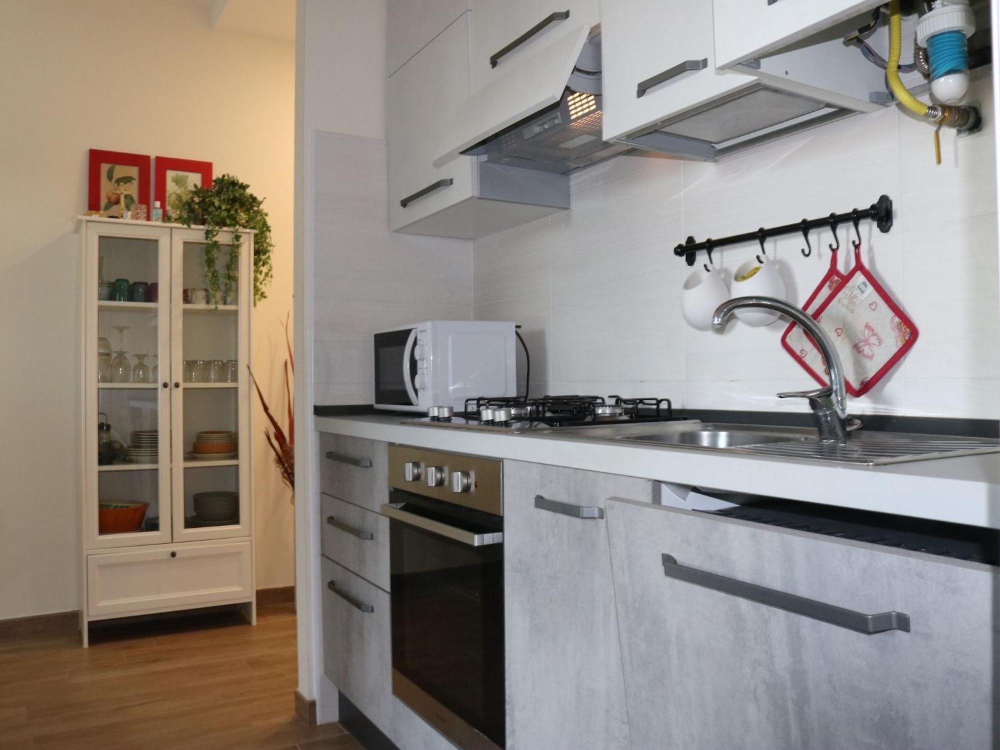 Enticing Holiday Home In Lazise With Swimming Pool 外观 照片
