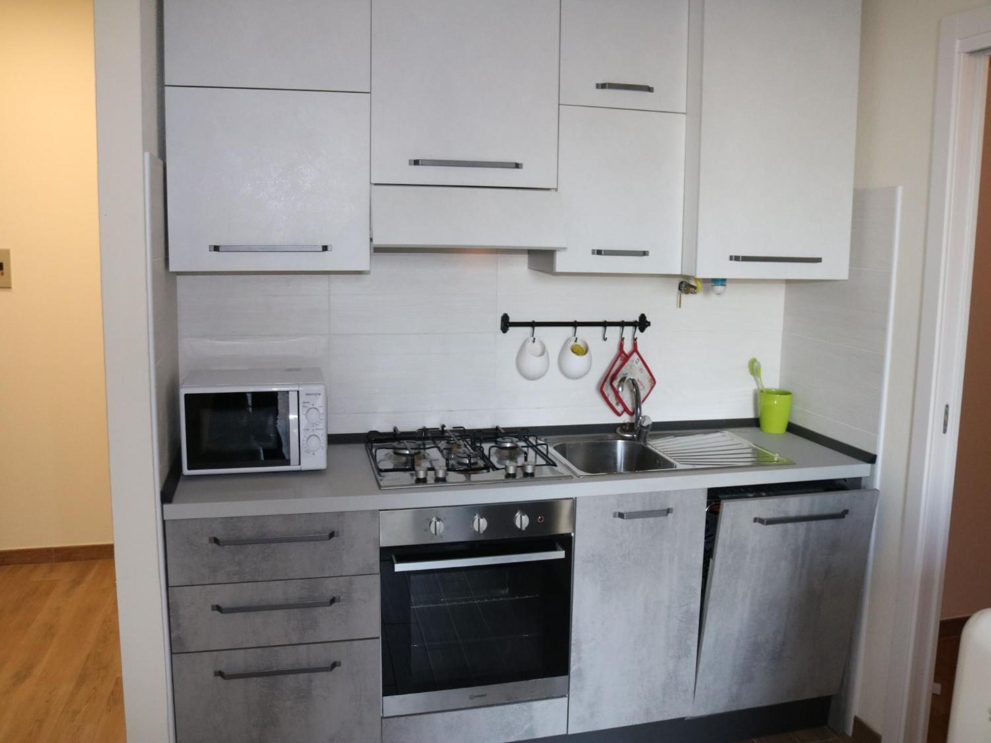 Enticing Holiday Home In Lazise With Swimming Pool 外观 照片