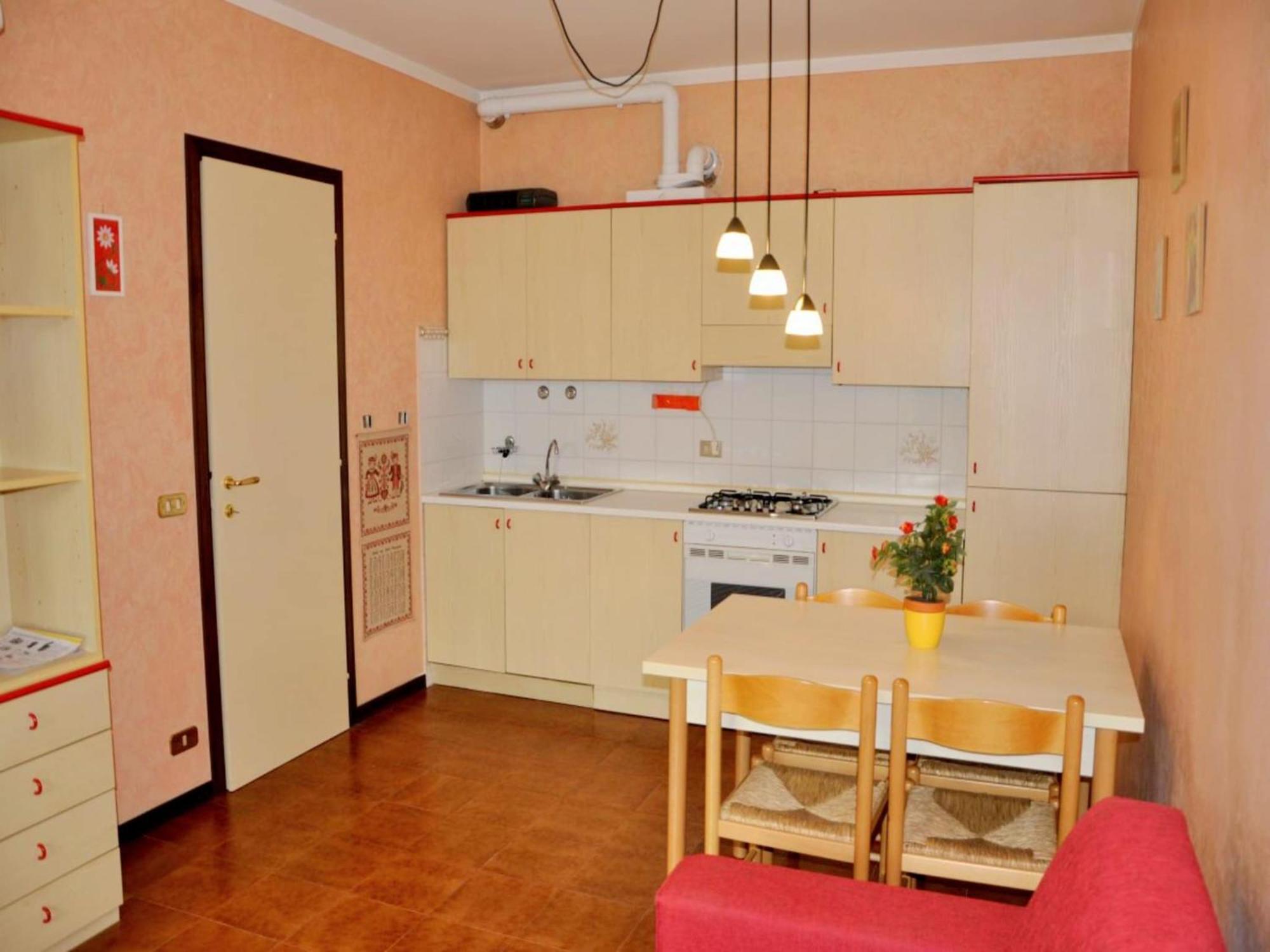 Enticing Holiday Home In Lazise With Swimming Pool 外观 照片